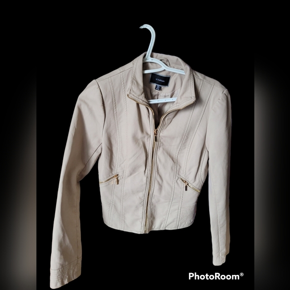 LE CHATEAU Faux leather - Picture 4 of 4